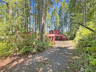 390 N Dow Mountain Dr, Hoodsport, WA 98548