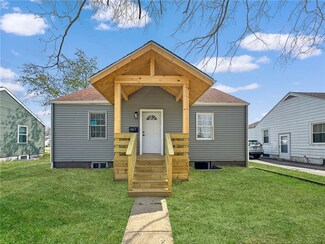 1817 11th St, Charleston, IL 61920
