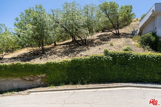 3995 Glenalbyn, Los Angeles, CA 90065