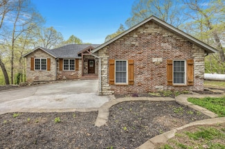 2457 Azalea Rd, Nixa, MO 65714