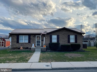 207 Central Ave, Moorefield, WV 26836