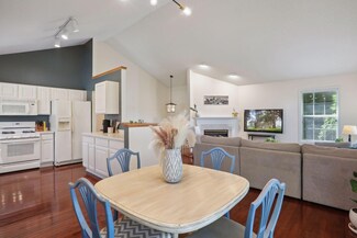 917 Parkside Blvd, Hopkins, MN 55343