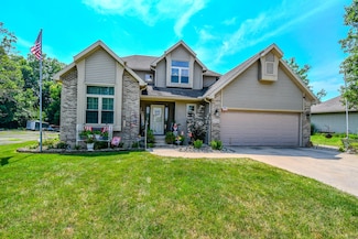 1704 Echo Lake Dr, Piqua, OH 45356