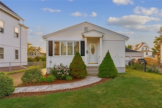 61 6th St, East Providence, RI 02914