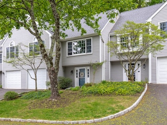 120 Prospect St Unit 2, Ridgefield, CT 06877