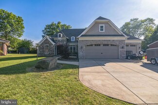 8928 Longstreet Dr, Manassas, VA 20110