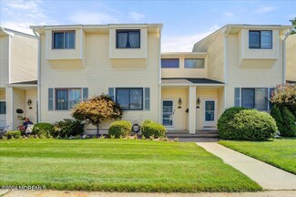 553 Clubhouse Dr, Middletown, NJ 07748