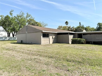 8711 Plum Ln, Temple Terrace, FL 33637