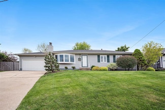 710 Grant Wood Dr SE, Cedar Rapids, IA 52403