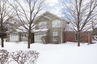 2100 Norwich Ct, Glenview, IL 60026