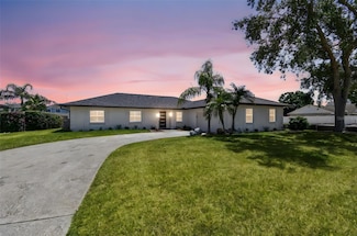 3913 Fontainebleau Dr, Tampa, FL 33634