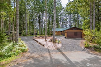 550 N Kokanee Ridge Dr, Hoodsport, WA 98548
