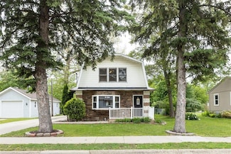 3919 69th St, Urbandale, IA 50322