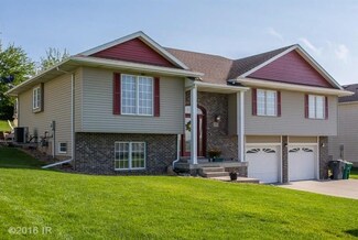 615 Veterans Memorial Dr, Carlisle, IA 50047