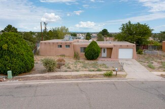 5709 Avenida la Mirada NW, Albuquerque, NM 87114