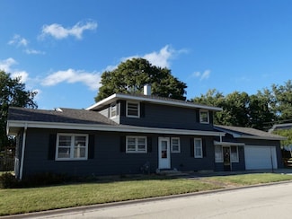 2300 Greengold St, Crest Hill, IL 60403