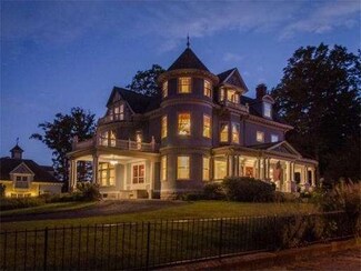 85 Adin St, Hopedale, MA 01747