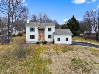 121 Tiffany Ln, Bristol, CT 06010