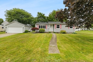 30 Bellevue Ave, Somerset, MA 02725