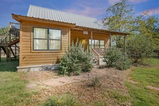 511 Bluebird St, Fredericksburg, TX 78624