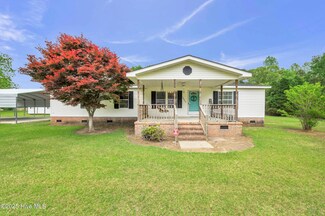14859 Old Lake Rd, Riegelwood, NC 28456