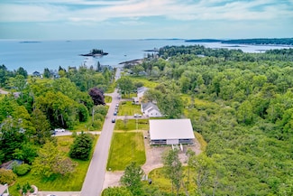 19 Crescent Beach Rd, Owls Head, ME 04854