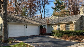 5 Court of Fox River Valley Unit 4, Lincolnshire, IL 60069