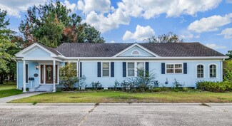 100 City Park Cir, New Iberia, LA 70563