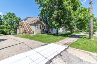 913 5th St NE, Rochester, MN 55906