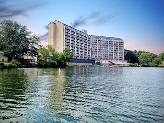 65 Lake Ave Unit 220, Worcester, MA 01604