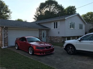 170 Greenwood Dr, Williamstown, WV 26187