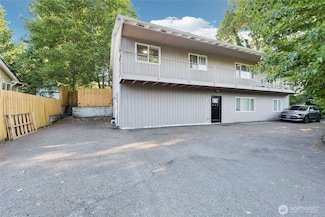 2305 S 116th Place, Seattle, WA 98168