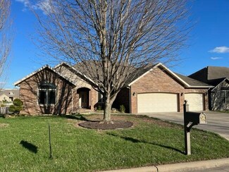 1452 N Marlowe Ave, Springfield, MO 65802