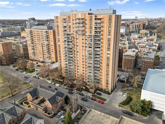 121 W 48th St Unit 100, Kansas City, MO 64112