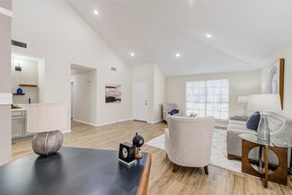 4726 Glenvillage St, Houston, TX 77084