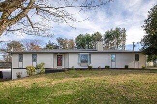 575 Tennessee Dr, Livingston, TN 38570