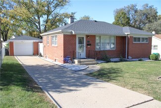 57 1st South Shores Ave, Decatur, IL 62521