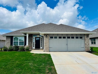 208 Gwinnett Dr, Madison, AL 35756