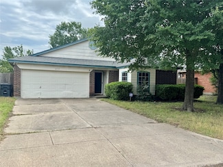 6715 Copperwood Ct, Arlington, TX 76001