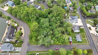 2 Anchor Dr, Ocean Township, NJ 08758