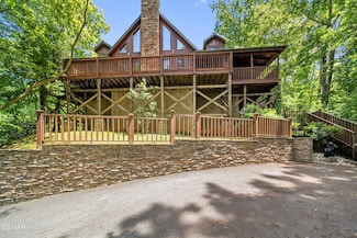 915 Statham Way, Gatlinburg, TN 37738