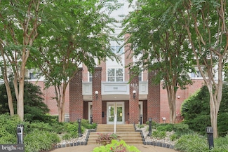 1641 International Dr Unit 207, McLean, VA 22102