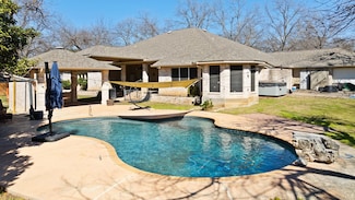 319 San Saba St, Meadowlakes, TX 78654