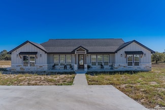 732 Lake Valley Dr, La_vernia, TX 78121