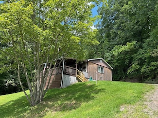 1459 Savitts Ln, Saxton, PA 16678