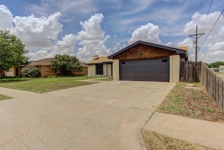 3006 93rd St, Lubbock, TX 79423