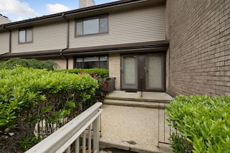 2539 Bedford St Unit 33F, Stamford, CT 06905