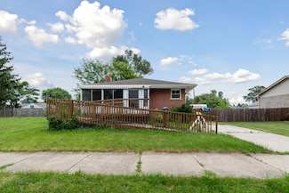 875 8th St, Wyandotte, MI 48192