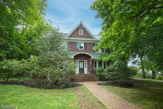 9 Dewey Ave, Peapack and Gladstone, NJ 07934