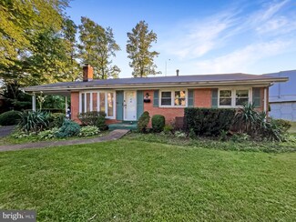 2620 Pioneer Ln, Falls Church, VA 22043